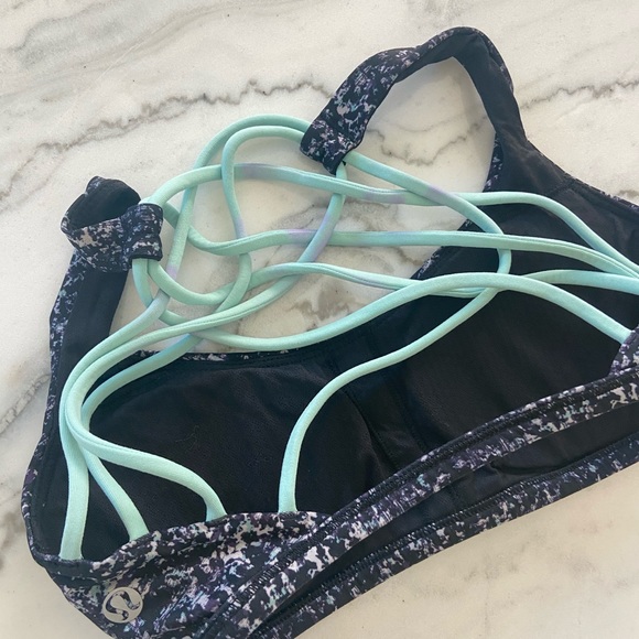 Lululemon sports bra size 2 - Picture 2 of 2